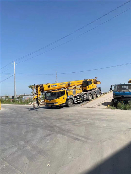 运河区吊车作业时，可能会产生哪些额外收费项目？