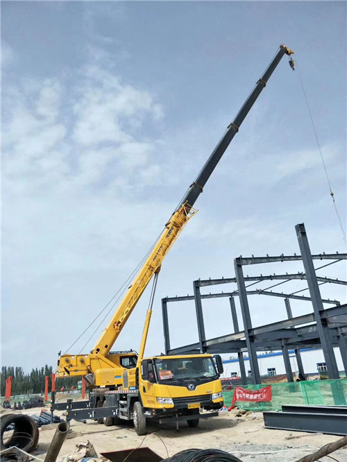运河区超高层建筑钢结构吊装案例